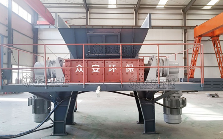 工業(yè)垃圾撕碎機10.jpg